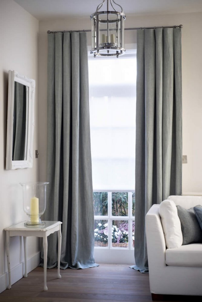 How to finish a room with sheer curtains