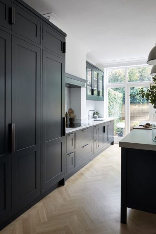 How to use black for kitchen cabinetry - Making your Home Beautiful