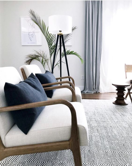 How to Layer Throw Pillows Like a Pro - allisa jacobs